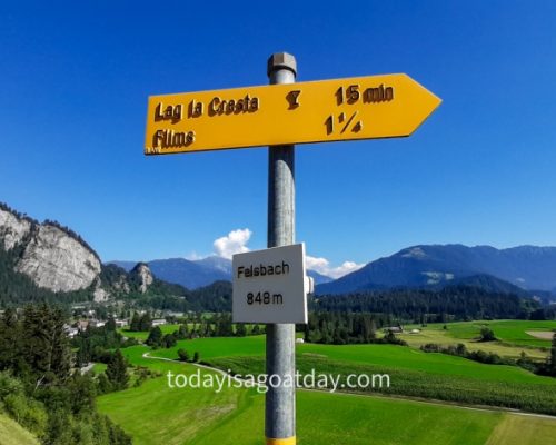 Hiking in Graubuenden, Crestasee sign