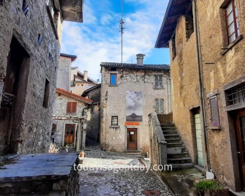 Top hike in Ticino, houses of Brè