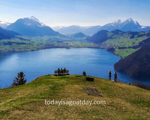 Hiking in canton Schwyz, the most famous bench of Switzerland, Märis Bänkli.