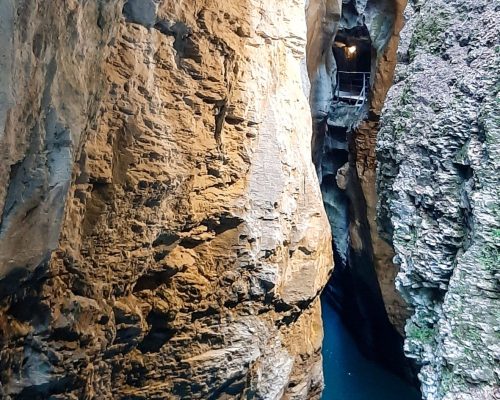 The best things to do in Meiringen, rock formations inside the Aareschlucht