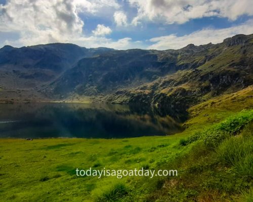 Hiking in Glaurus & St. Gallen, light shining onto the lakes