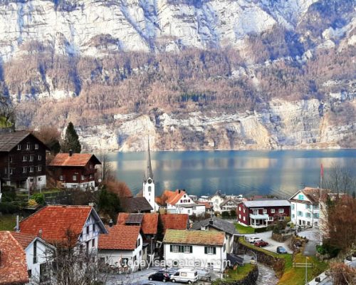 Glarus hiking trails, Mühlehorn with lake Walen in the background