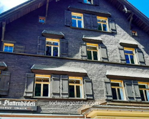 great hike in Appenzell, guesthouse Plattenbödeli, facade of the house