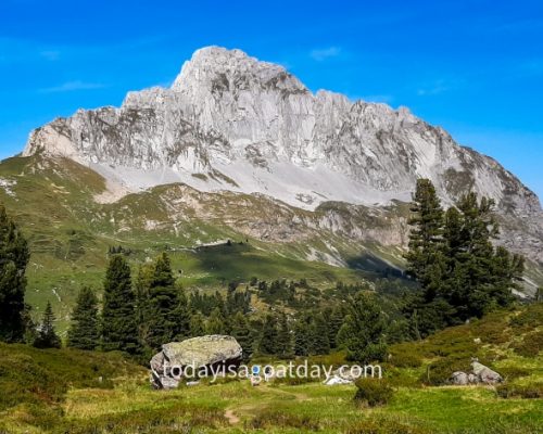 Hiking in Glarus, the rotten mountain Mürtschenstock