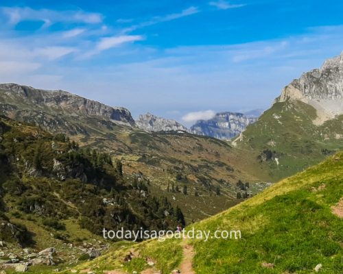 Hiking in Glarus, the path up to Murgseefurggel