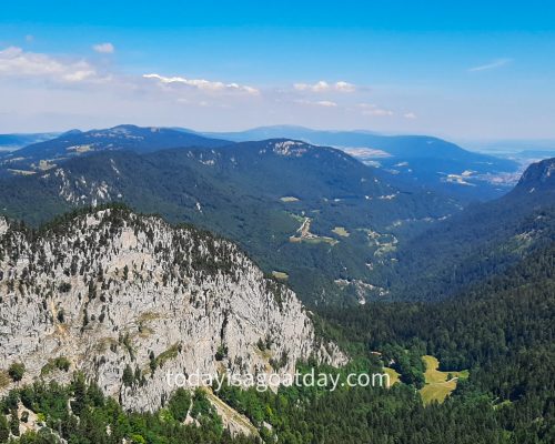 Top Hike in Neuchâtel, view from Creux-du-Van